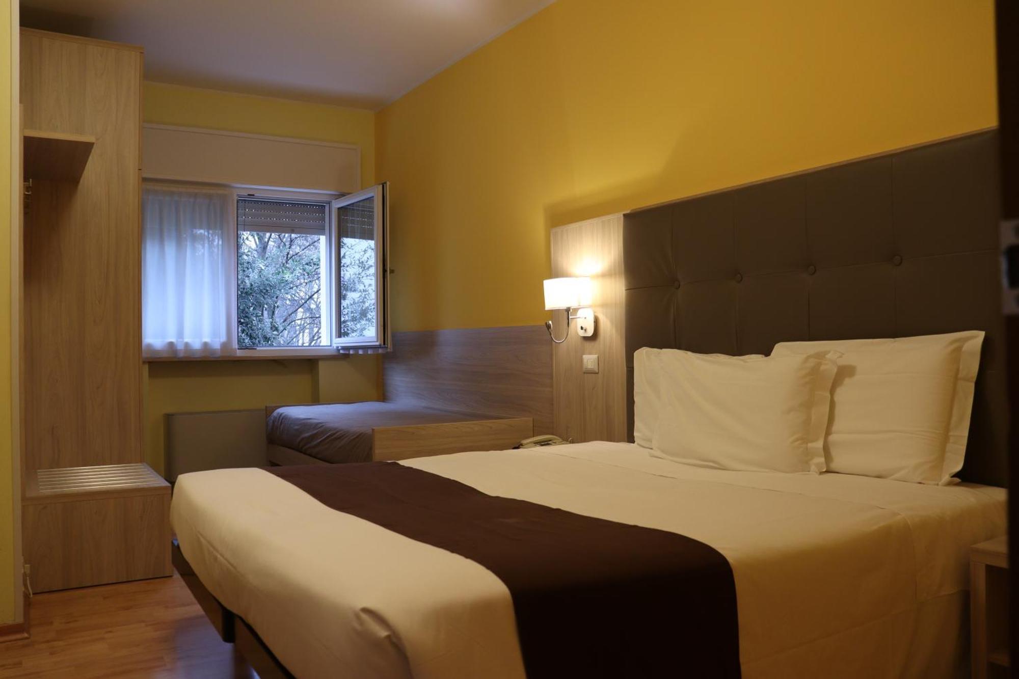 Hotel Montereale 포르데노네 외부 사진